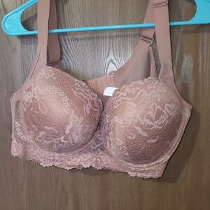 Lace Underwire Bra in Tan